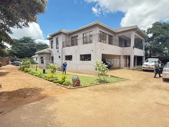 6 Bedroom House for Sale in Gletwin Park, Harare