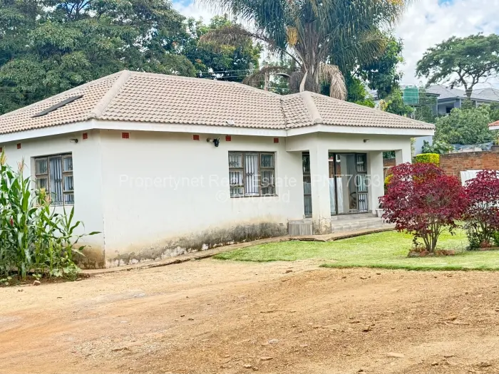 6 Bedroom House for Sale in Gletwin Park, Harare