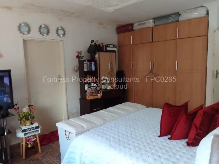 3 Bedroom House for Sale in Mainway Meadows, Harare