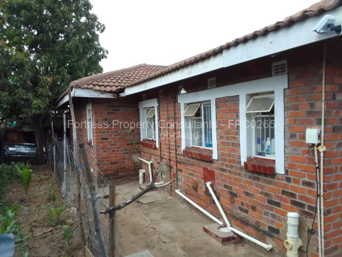 3 Bedroom House for Sale in Mainway Meadows, Harare