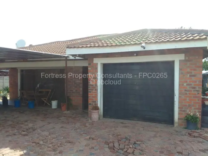 3 Bedroom House for Sale in Mainway Meadows, Harare