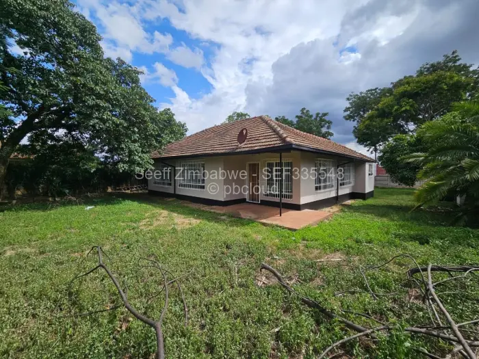 3 Bedroom House to Rent in Haig Park