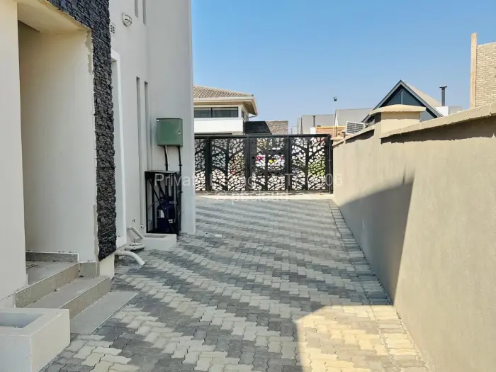 Townhouse/Cluster to Rent in Borrowdale West, Harare