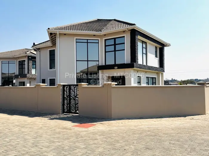 Townhouse/Cluster to Rent in Borrowdale West, Harare