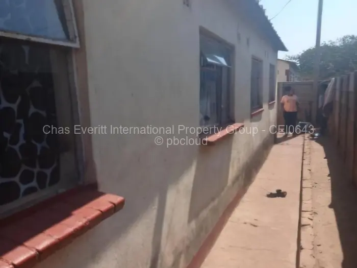 4 Bedroom House for Sale in Warren Park, Harare