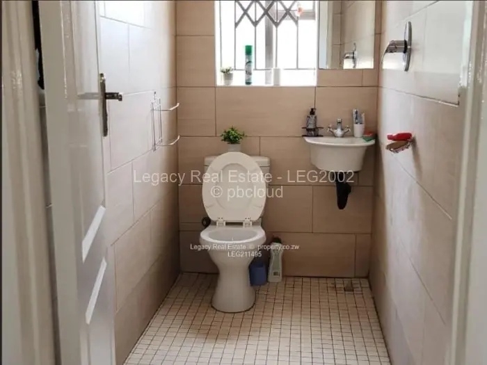 6 Bedroom House for Sale in Sandton Park, Harare