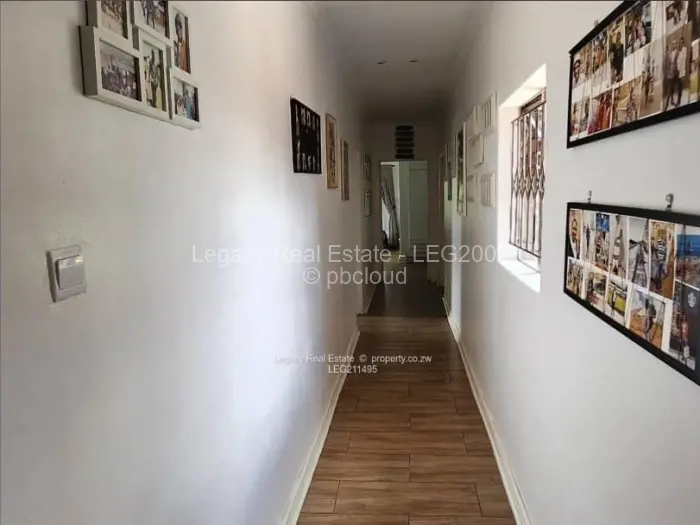 6 Bedroom House for Sale in Sandton Park, Harare