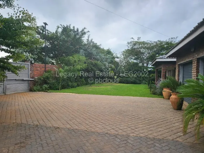 6 Bedroom House for Sale in Sandton Park, Harare