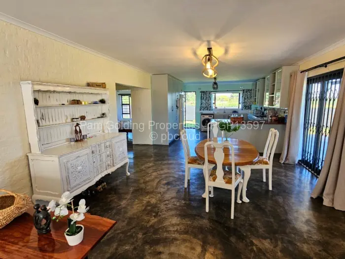 2 Bedroom House for Sale in Douglasdale, Bulawayo