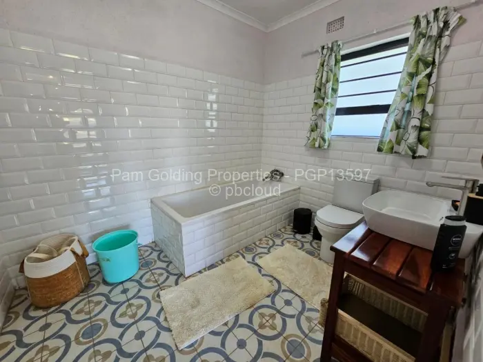 2 Bedroom House for Sale in Douglasdale, Bulawayo