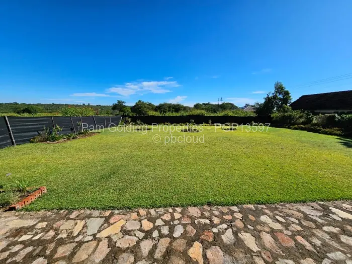 2 Bedroom House for Sale in Douglasdale, Bulawayo