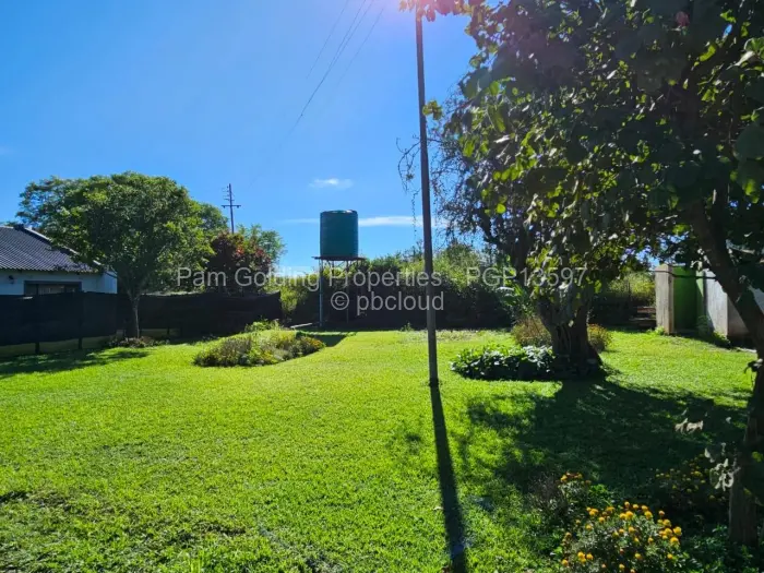 2 Bedroom House for Sale in Douglasdale, Bulawayo