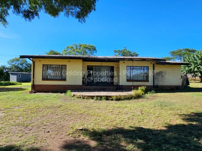2 Bedroom House for Sale in Douglasdale, Bulawayo