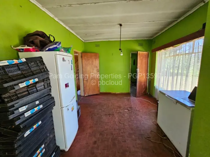 2 Bedroom House for Sale in Douglasdale, Bulawayo