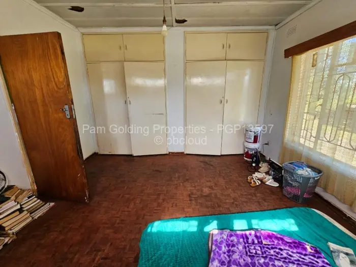 2 Bedroom House for Sale in Douglasdale, Bulawayo