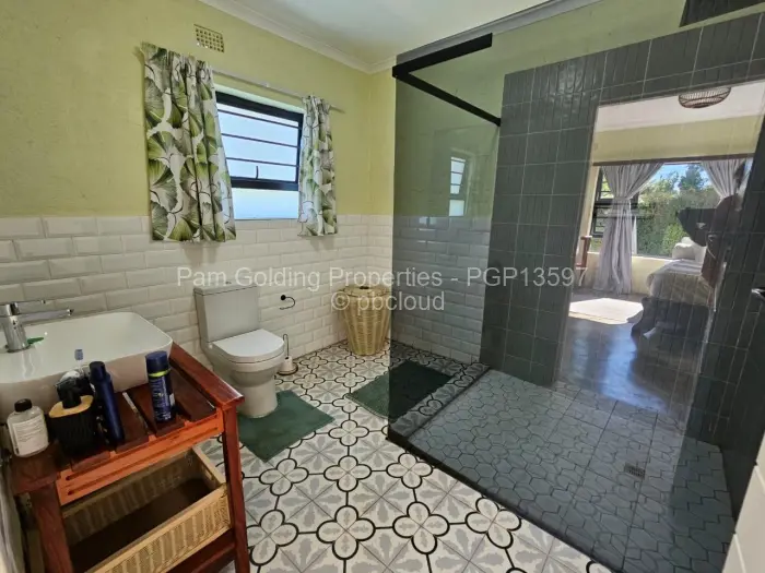 2 Bedroom House for Sale in Douglasdale, Bulawayo