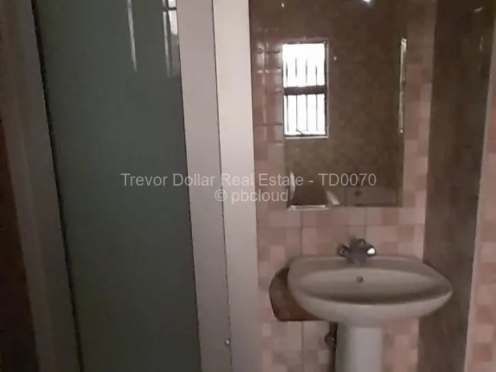 4 Bedroom House for Sale in Adelaide Pk Gweru, Gweru