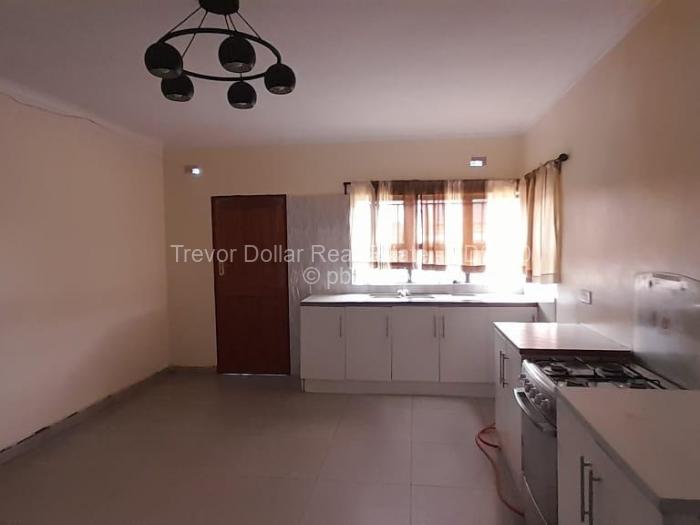 4 Bedroom House for Sale in Adelaide Pk Gweru, Gweru