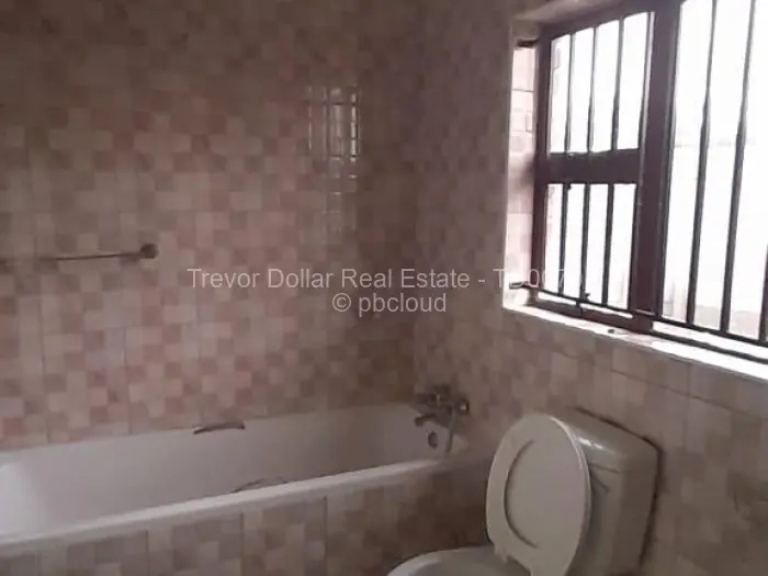 4 Bedroom House for Sale in Adelaide Pk Gweru, Gweru