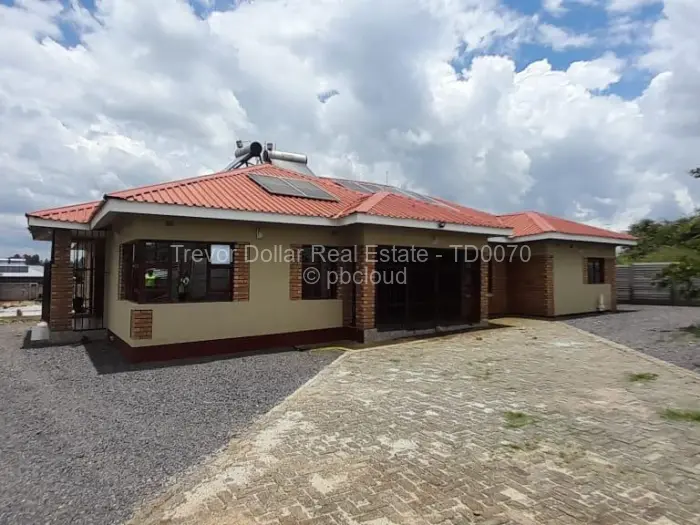 4 Bedroom House for Sale in Adelaide Pk Gweru, Gweru