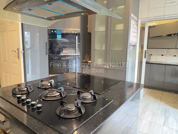 4 Bedroom House to Rent in Marimba Park