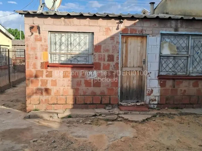 2 Bedroom House for Sale in Zengeza, Chitungwiza