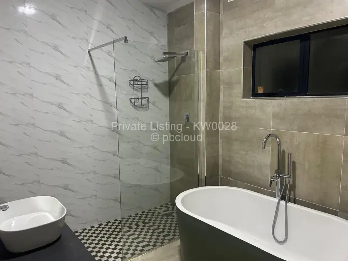 Flat/Apartment to Rent in Borrowdale, Harare