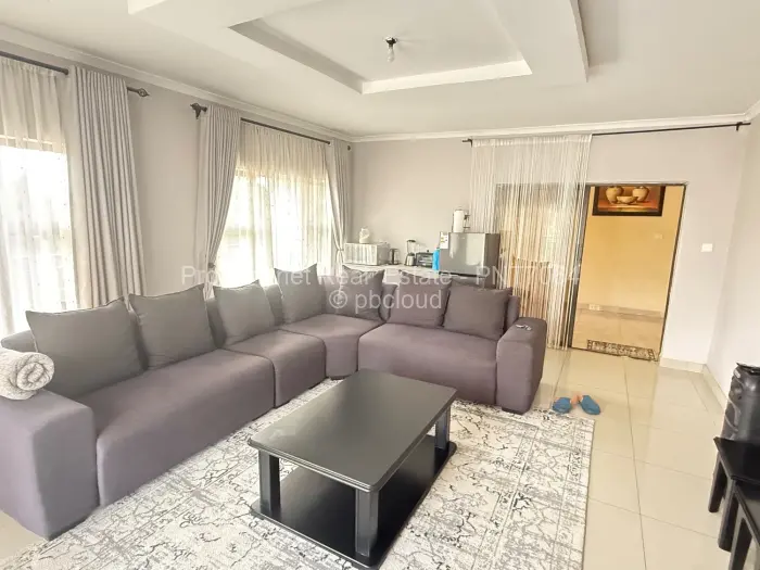 6 Bedroom House for Sale in Gletwin Park, Harare