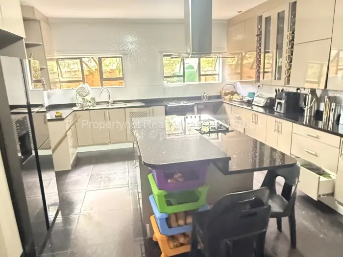 6 Bedroom House for Sale in Gletwin Park, Harare