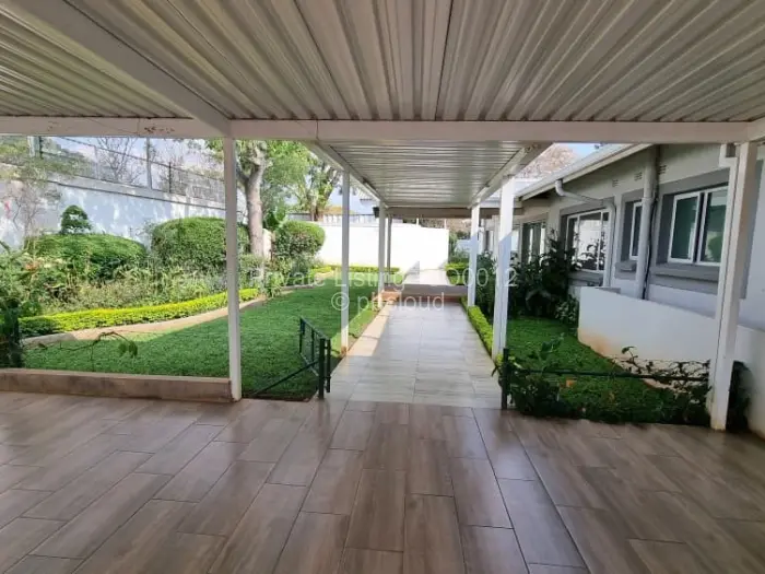 7 Bedroom House to Rent in Greystone Park, Harare