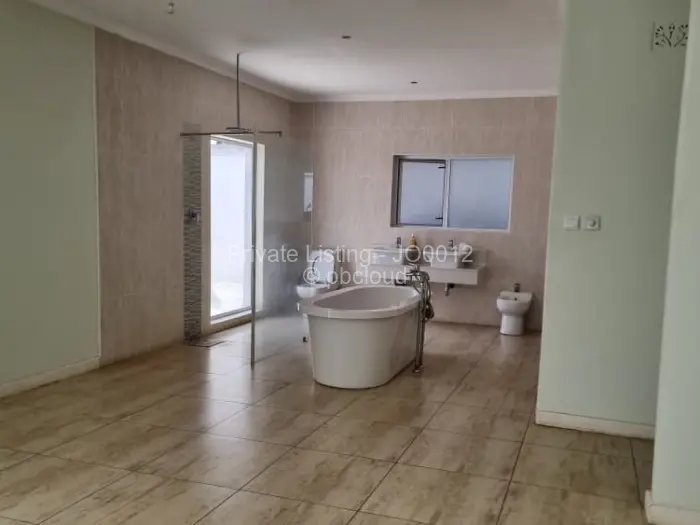 7 Bedroom House to Rent in Greystone Park, Harare