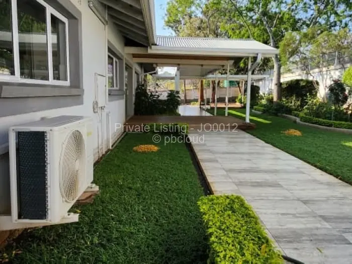 7 Bedroom House to Rent in Greystone Park, Harare