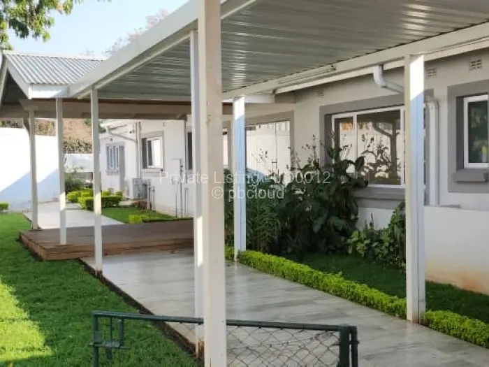 7 Bedroom House to Rent in Greystone Park, Harare