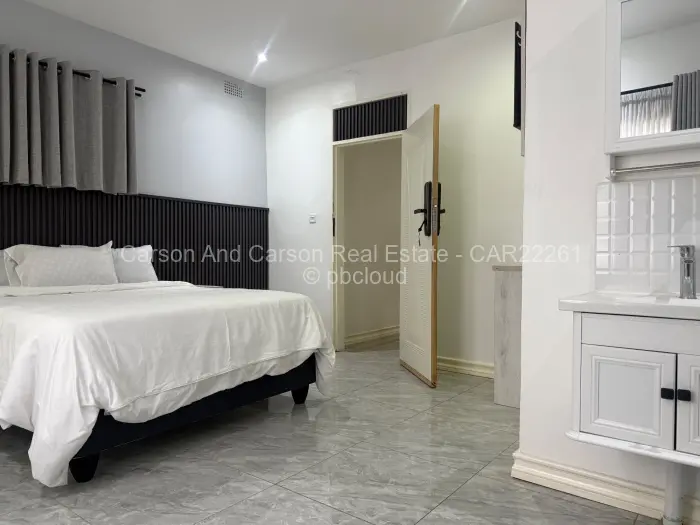 7 Bedroom House for Sale in Borrowdale, Harare