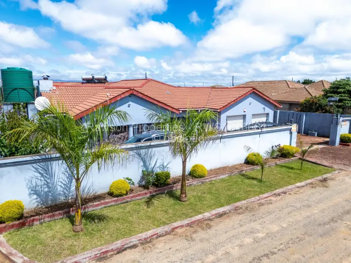 5 Bedroom House for Sale in Zimre Park, Harare