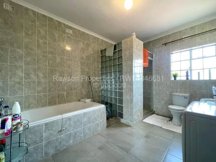 5 Bedroom House for Sale in Zimre Park, Harare