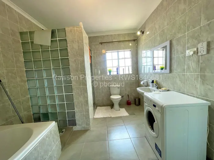 5 Bedroom House for Sale in Zimre Park, Harare