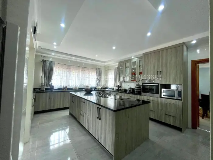 5 Bedroom House for Sale in Zimre Park, Harare