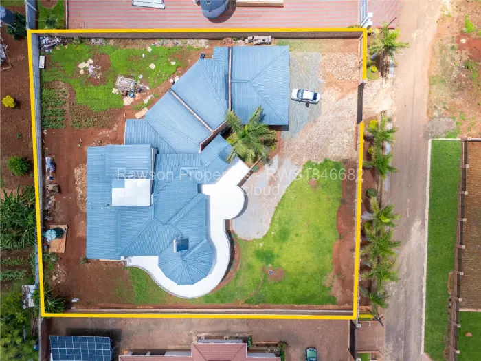 6 Bedroom House for Sale in Brookeview, Harare