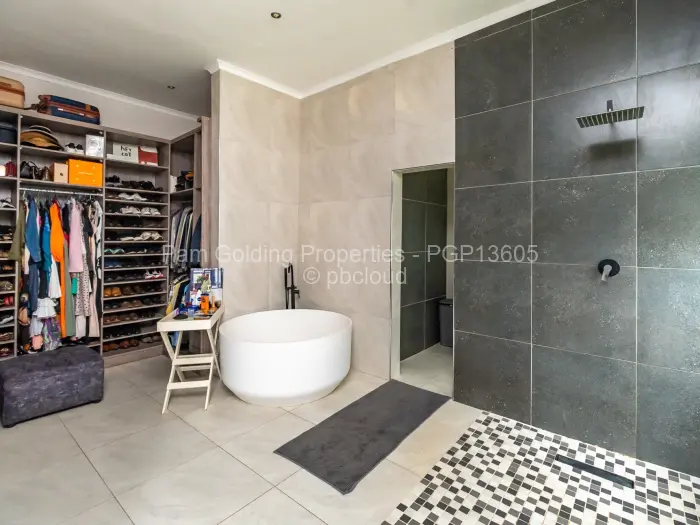 5 Bedroom House for Sale in Shawasha Hills, Harare