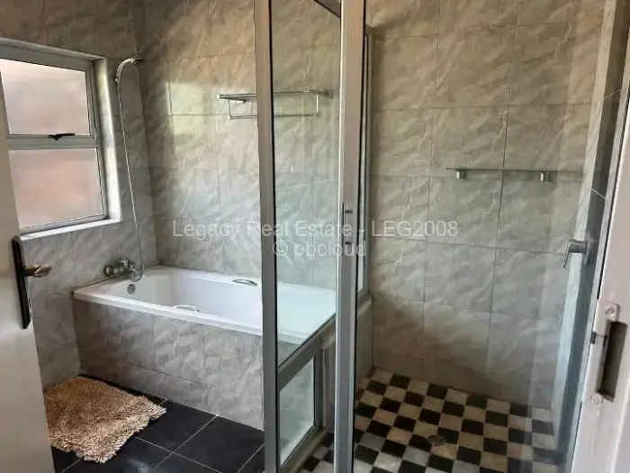 Townhouse/Cluster to Rent in Avondale West, Harare