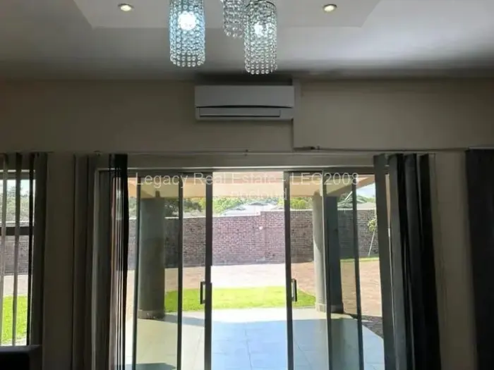 Townhouse/Cluster to Rent in Avondale West, Harare