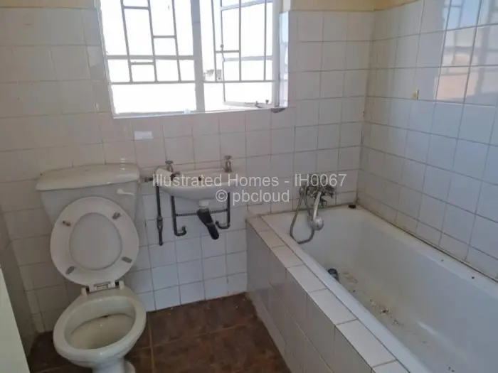 Townhouse/Cluster for Sale in Meyrick Park, Harare