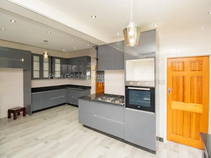 5 Bedroom House for Sale in Philadelphia, Harare