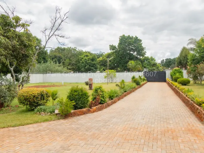 5 Bedroom House for Sale in Philadelphia, Harare