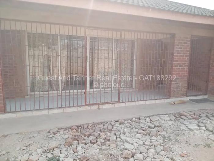 3 Bedroom House for Sale in Mainway Meadows, Harare