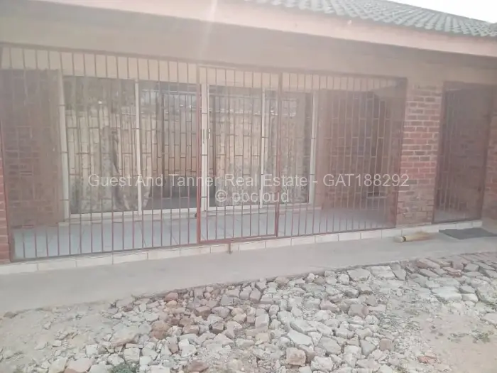 3 Bedroom House for Sale in Mainway Meadows, Harare