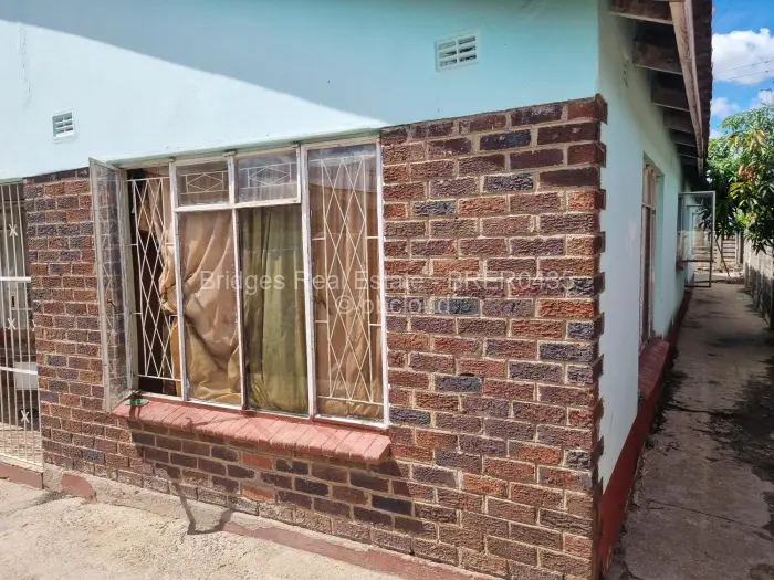 4 Bedroom House for Sale in Budiriro, Harare