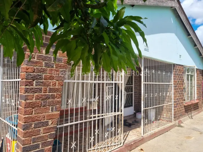 4 Bedroom House for Sale in Budiriro, Harare
