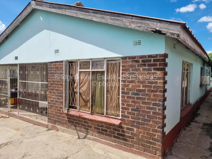 4 Bedroom House for Sale in Budiriro, Harare